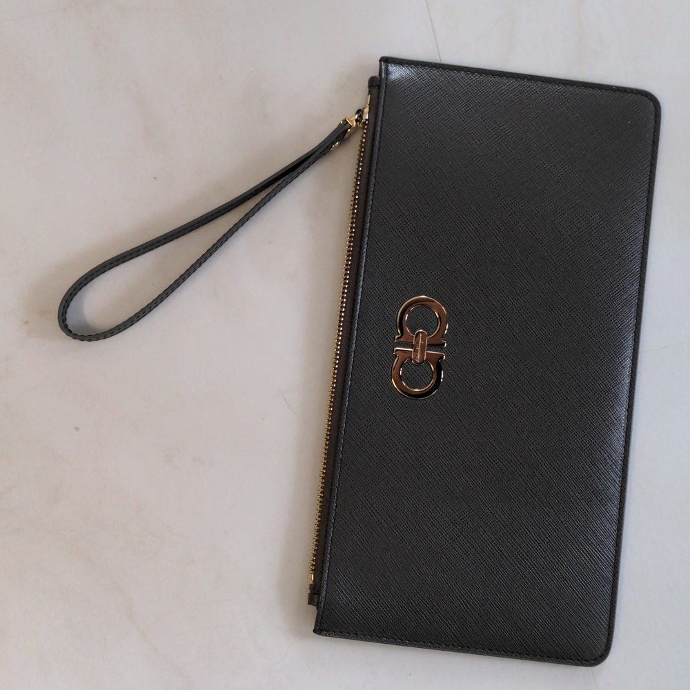 NEW Salvatore Ferragamo Grey-Brown Gancini Icona Wristlet Wallet Clutch
